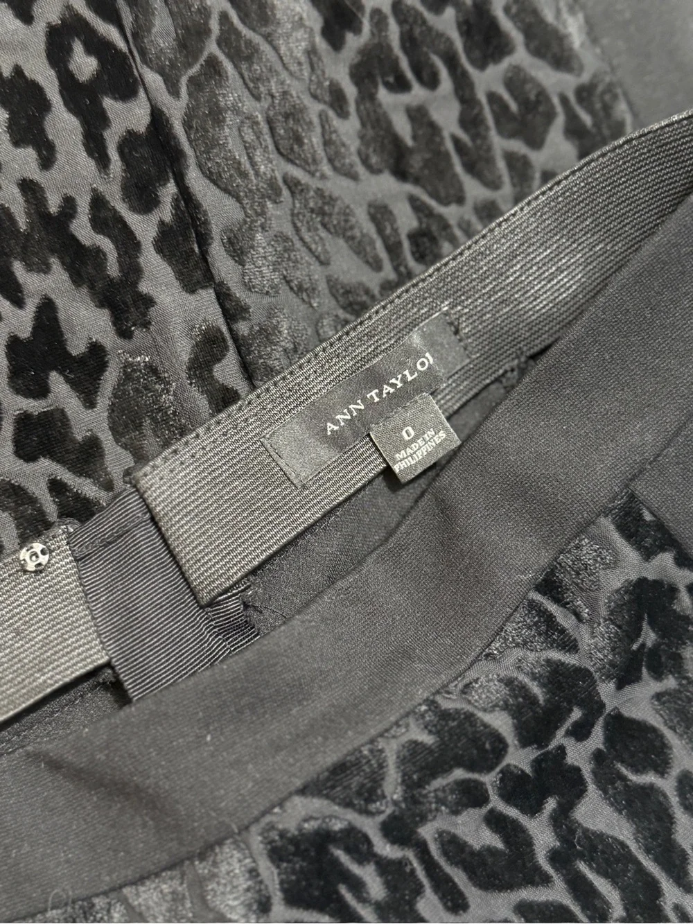 Ann Taylor Skirt Womens 0 Leopard Velvet Burnout Pencil Elastic Waist Black